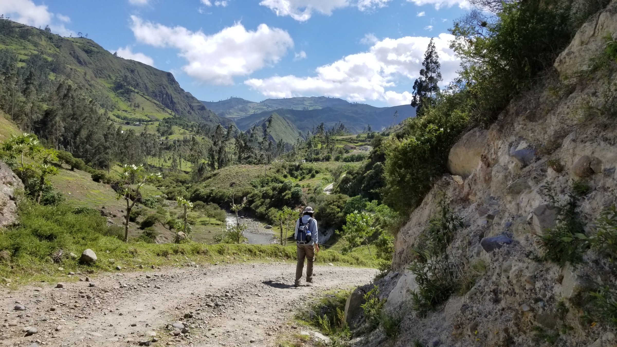 Road to Isinlivi on the Quilotoa Loop